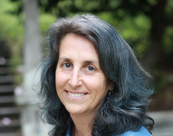 Dr. Laura Robin.